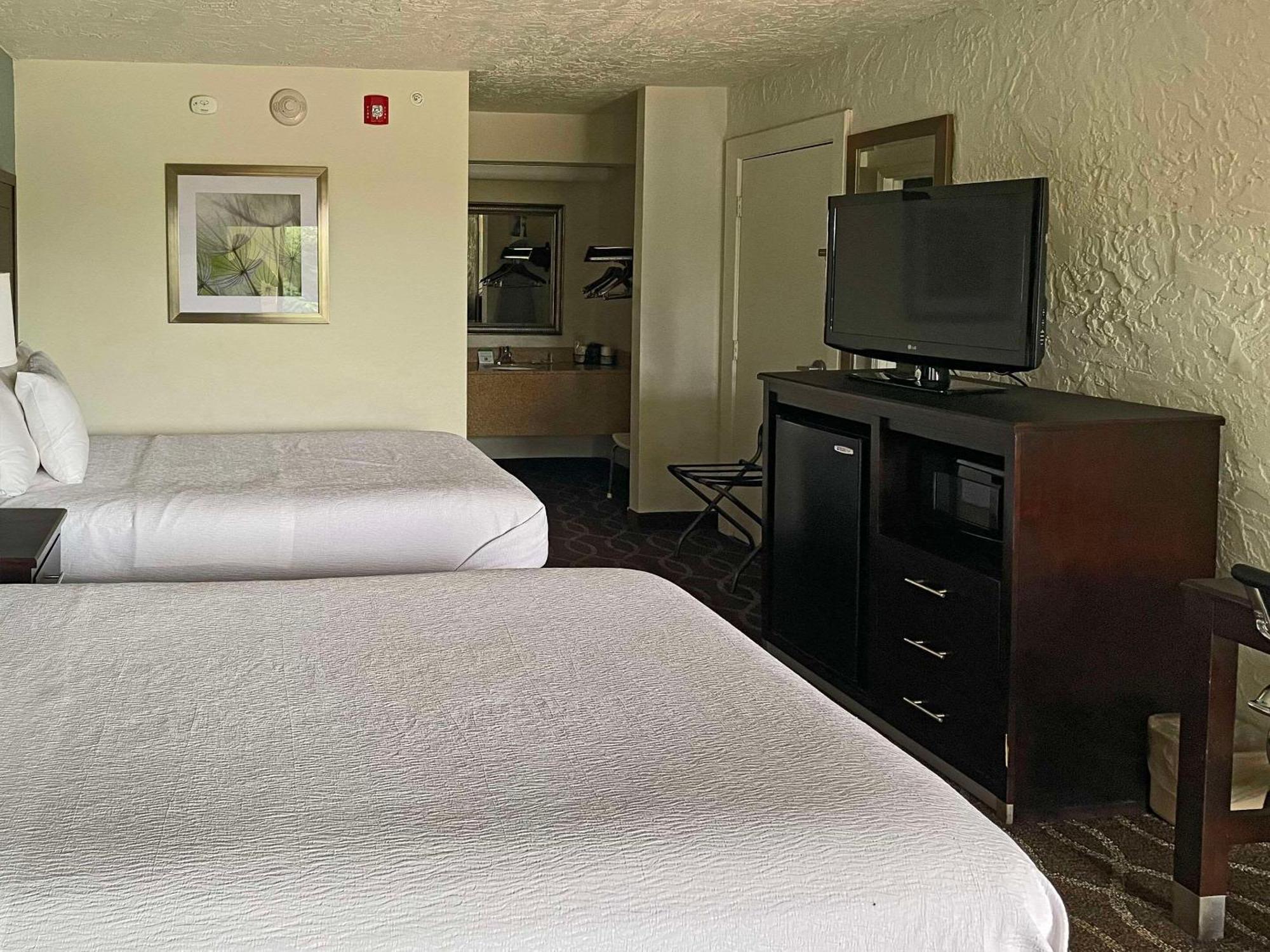 Quality Inn Clinton North Eksteriør bilde