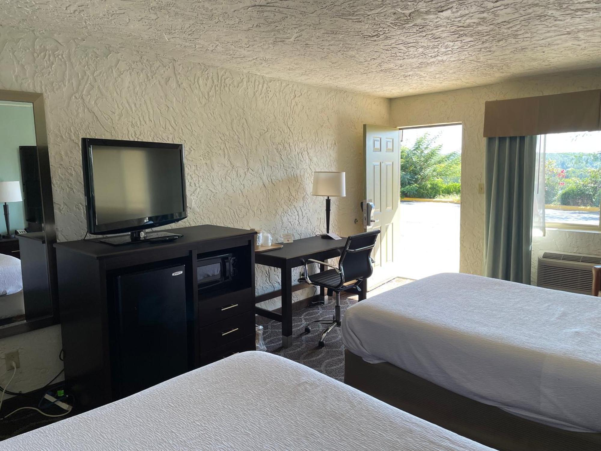 Quality Inn Clinton North Eksteriør bilde