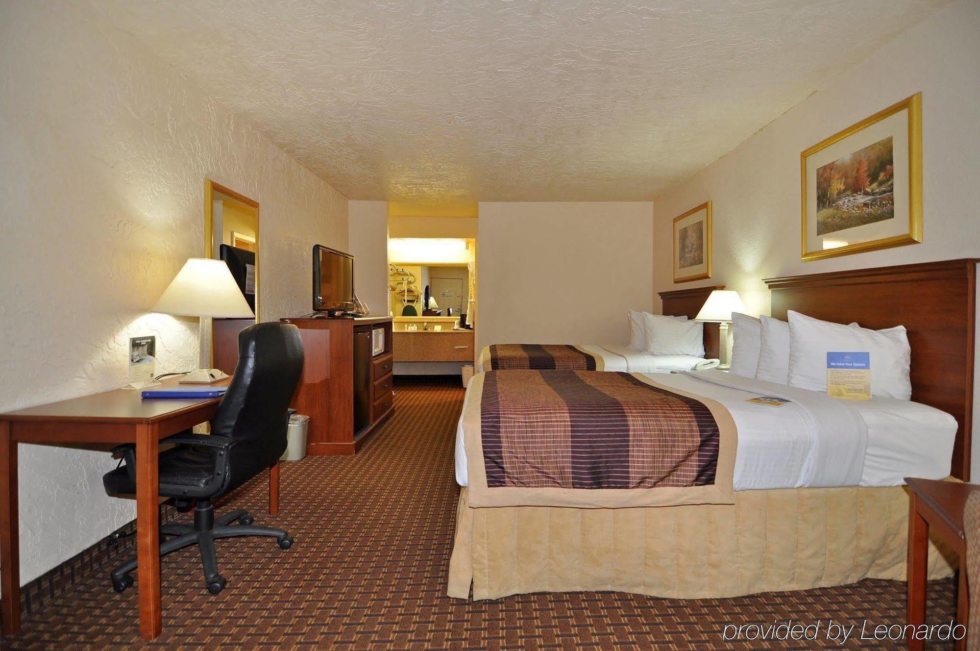 Quality Inn Clinton North Eksteriør bilde