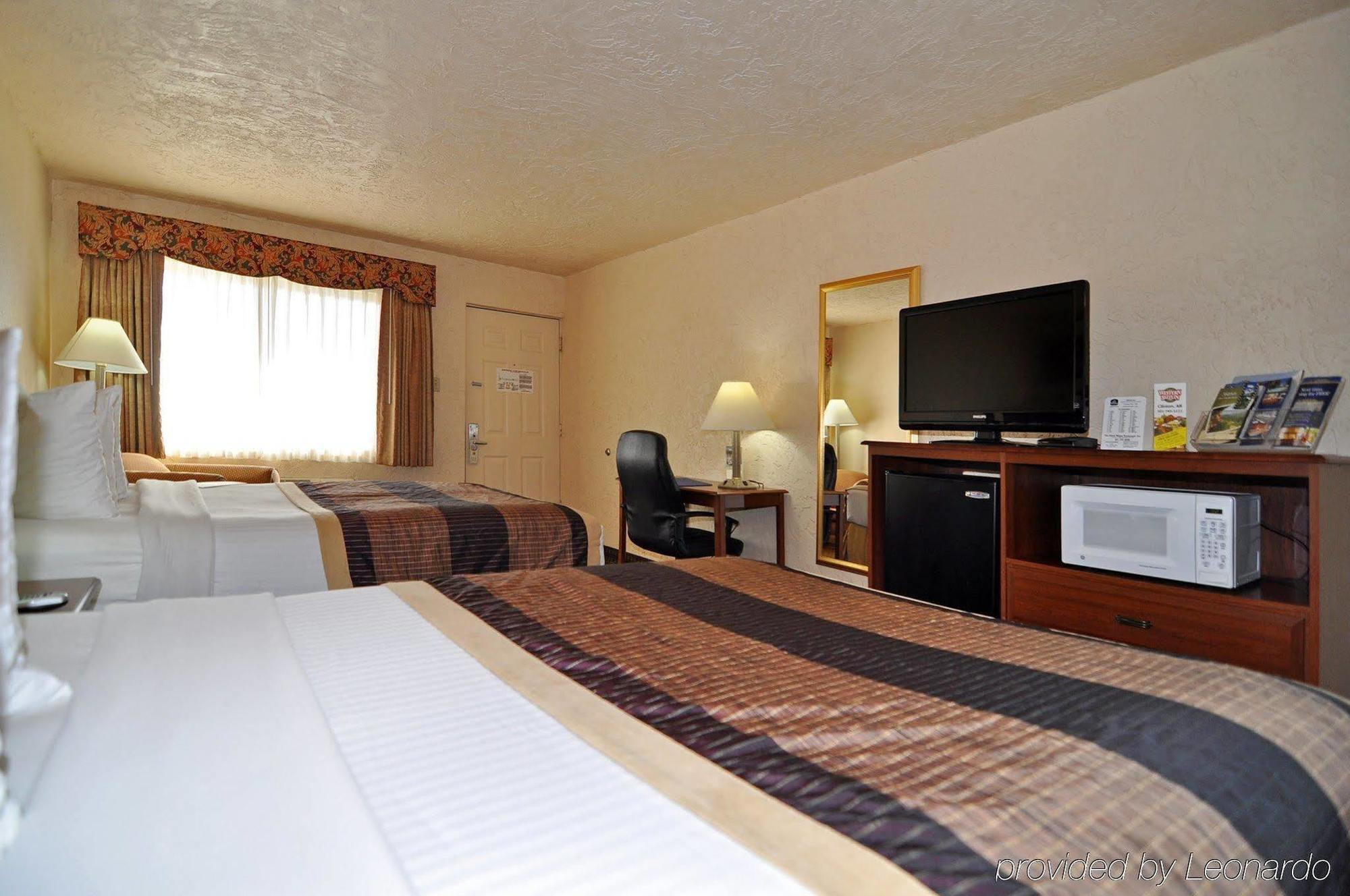 Quality Inn Clinton North Eksteriør bilde